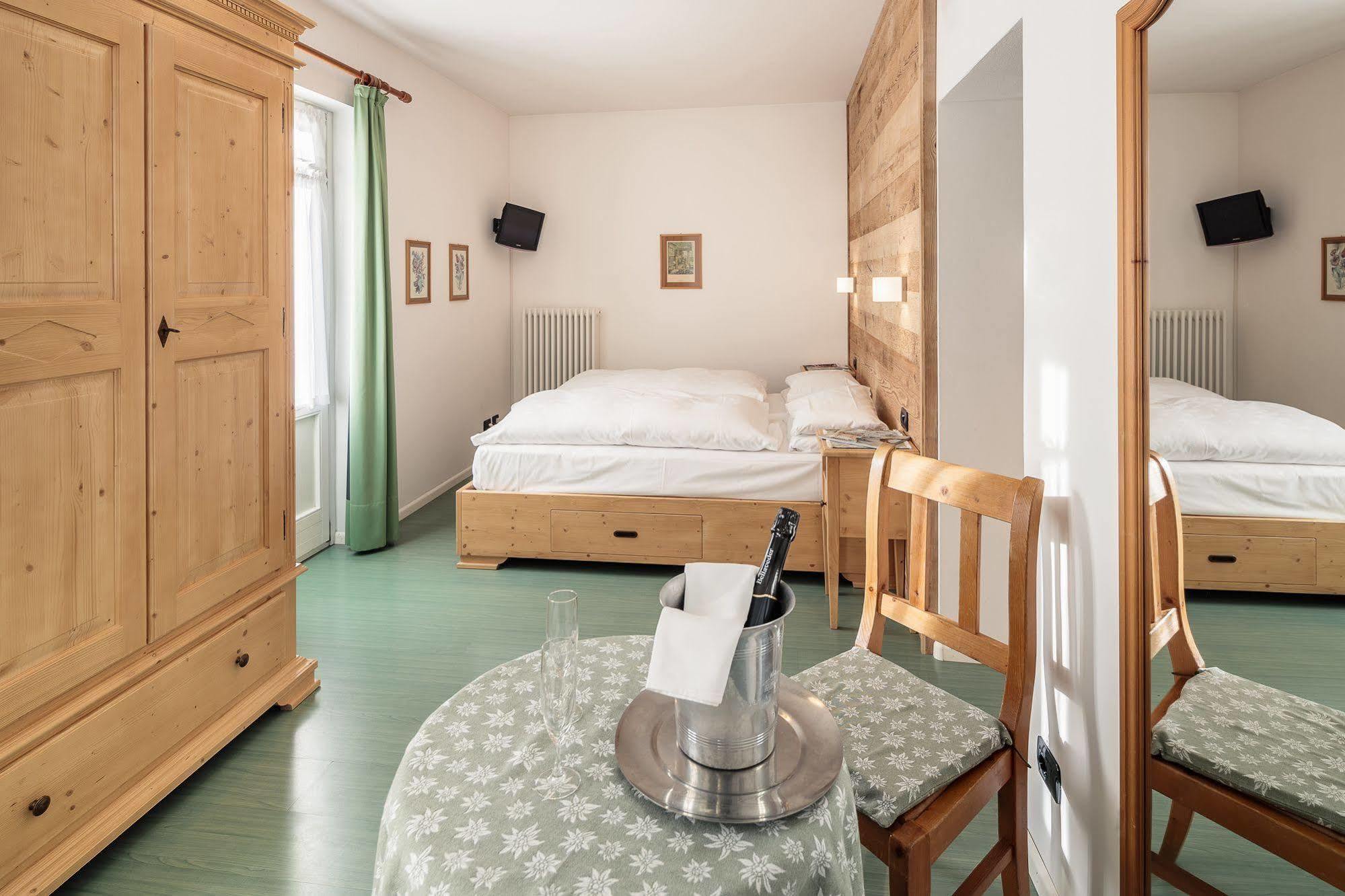 Hotel Oasi Cortina dʼAmpezzo Eksteriør bilde